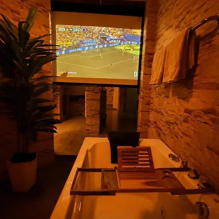 Vip Wellness Oase Mit 3zi Sauna Whirlpool Und Vielem Mehr Apartamento Backnang